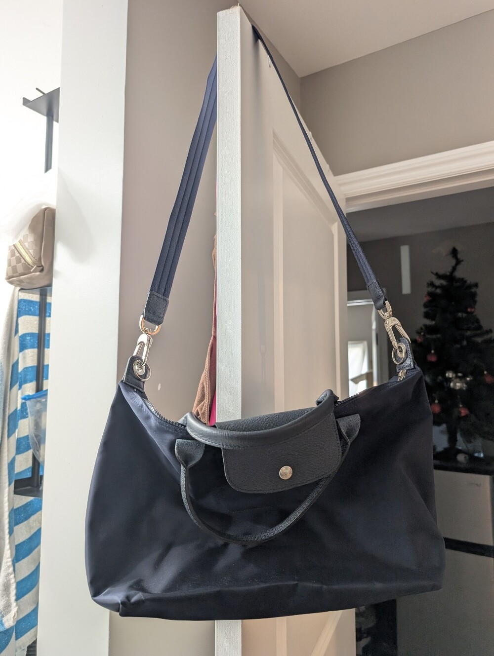 Authentic navy blue nylon Longchamp Le Pliage Neo handbag